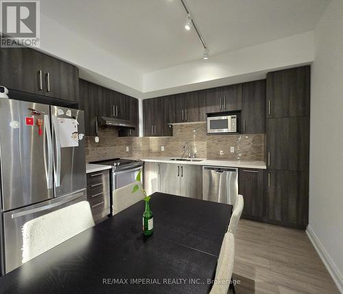 D305 - 33 Clegg Road, Markham, ON - Indoor Photo Showing Kitchen With Upgraded Kitchen