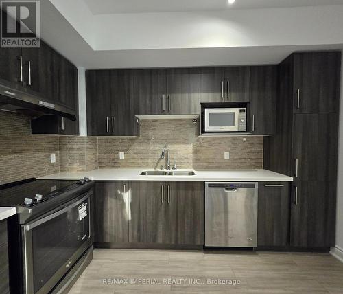 D305 - 33 Clegg Road, Markham, ON - Indoor Photo Showing Kitchen With Double Sink With Upgraded Kitchen