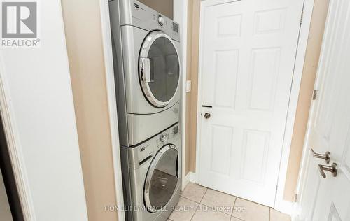 35 Killick Road, Brampton, ON - Indoor Photo Showing Laundry Room