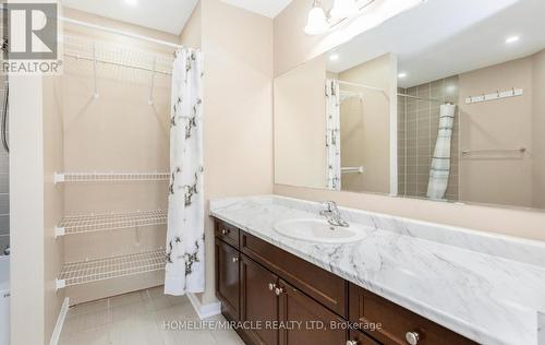 35 Killick Road, Brampton, ON - Indoor Photo Showing Bathroom