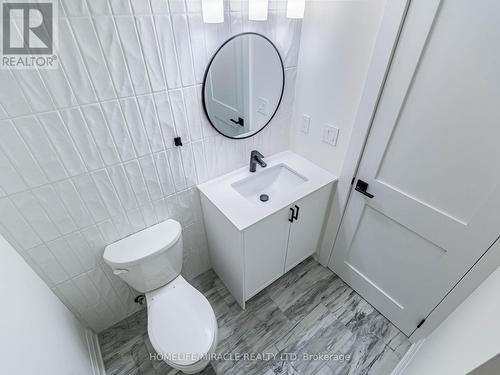 604 - 1270 Maple Crossing Boulevard, Burlington, ON - Indoor Photo Showing Bathroom