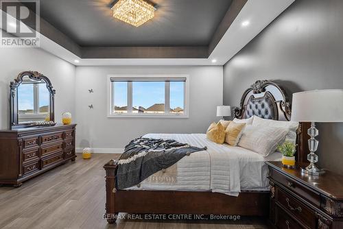 1337 Medway Park Drive, London, ON - Indoor Photo Showing Bedroom