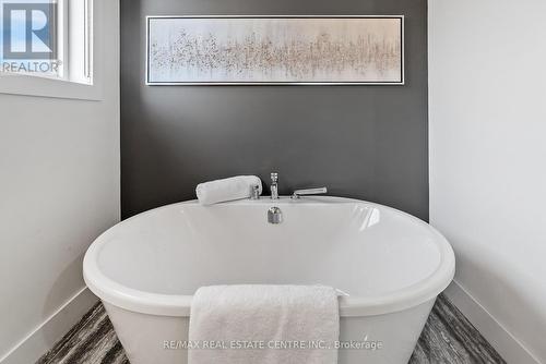 1337 Medway Park Drive, London, ON - Indoor Photo Showing Bathroom