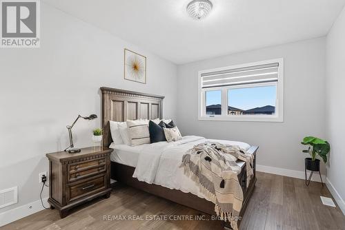 1337 Medway Park Drive, London, ON - Indoor Photo Showing Bedroom