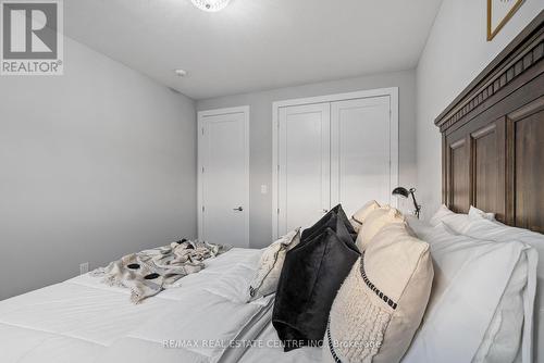 1337 Medway Park Drive, London, ON - Indoor Photo Showing Bedroom