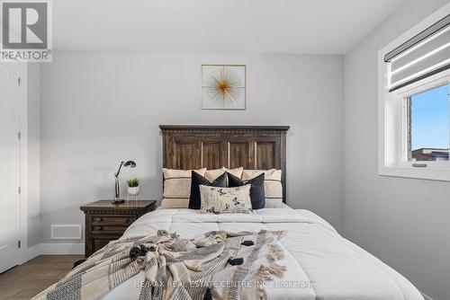 1337 Medway Park Drive, London, ON - Indoor Photo Showing Bedroom