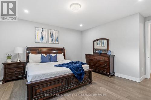 1337 Medway Park Drive, London, ON - Indoor Photo Showing Bedroom