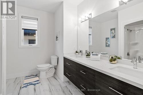 1337 Medway Park Drive, London, ON - Indoor Photo Showing Bathroom