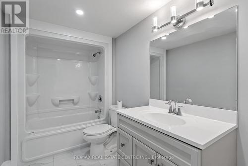 1337 Medway Park Drive, London, ON - Indoor Photo Showing Bathroom