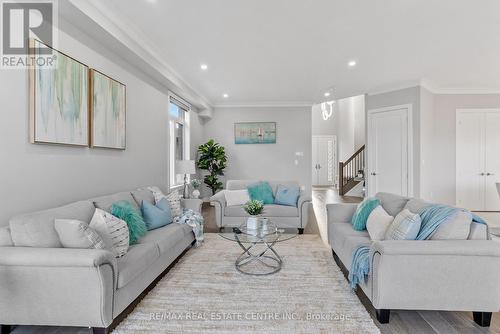 1337 Medway Park Drive, London, ON - Indoor Photo Showing Living Room