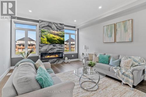 1337 Medway Park Drive, London, ON - Indoor Photo Showing Living Room With Fireplace