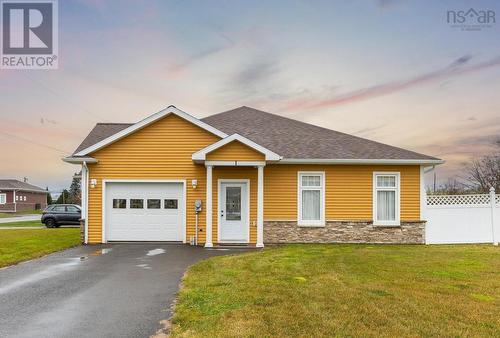 1 Mackinnon Court, Kentville, NS - Outdoor With Facade