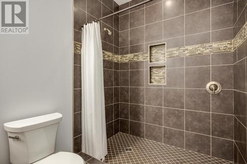 1 Mackinnon Court, Kentville, NS - Indoor Photo Showing Bathroom