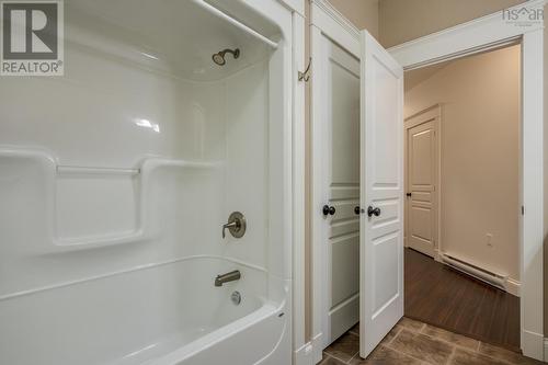 1 Mackinnon Court, Kentville, NS - Indoor Photo Showing Bathroom