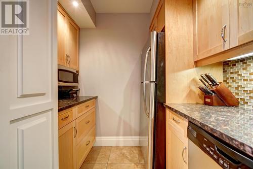 317 45 Vimy Avenue, Halifax, NS - Indoor Photo Showing Kitchen