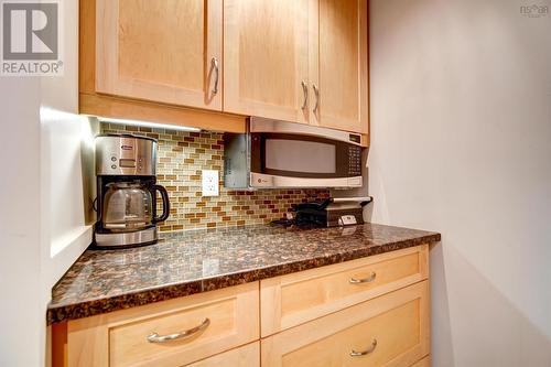 317 45 Vimy Avenue, Halifax, NS - Indoor Photo Showing Kitchen