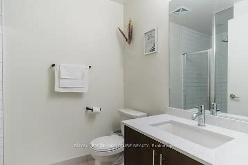 833-460 Adelaide St, Toronto, ON - Indoor Photo Showing Bathroom