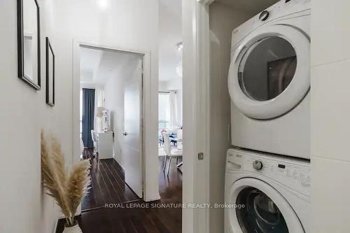 833-460 Adelaide St, Toronto, ON - Indoor Photo Showing Laundry Room