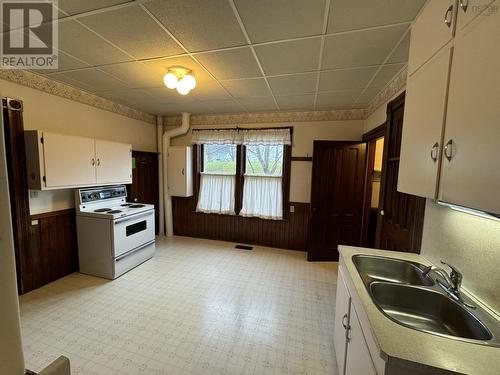 140 Pleasant Street, Truro, NS - Indoor Photo Showing Kitchen With Double Sink