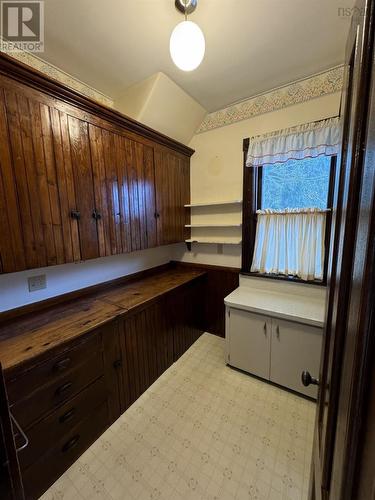 kitchen nook - 140 Pleasant Street, Truro, NS - Indoor Photo Showing Other Room