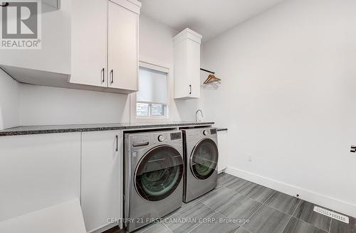 2120 Ironwood Road, London, ON - Indoor Photo Showing Laundry Room