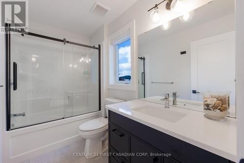 2120 Ironwood Road, London, ON - Indoor Photo Showing Bathroom