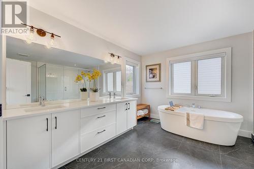 2120 Ironwood Road, London, ON - Indoor Photo Showing Bathroom