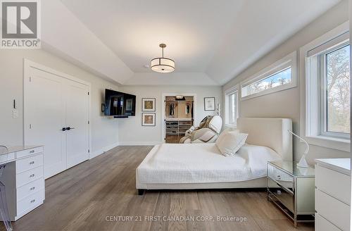 2120 Ironwood Road, London, ON - Indoor Photo Showing Bedroom