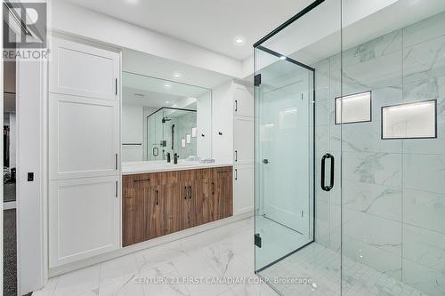 2120 Ironwood Road, London, ON - Indoor Photo Showing Bathroom