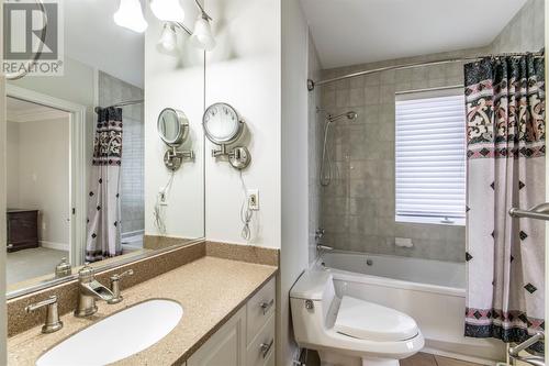 12 Wedgeport Road, St. John'S, NL - Indoor Photo Showing Bathroom