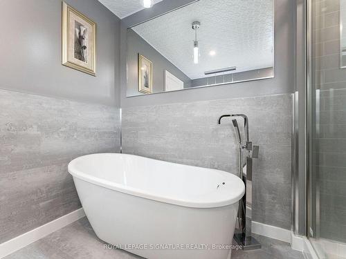 16 Howlett Cres, Ajax, ON - Indoor Photo Showing Bathroom