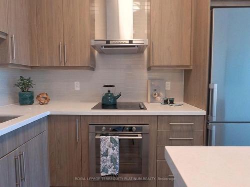 2005-2087 Fairview St, Burlington, ON - Indoor Photo Showing Kitchen