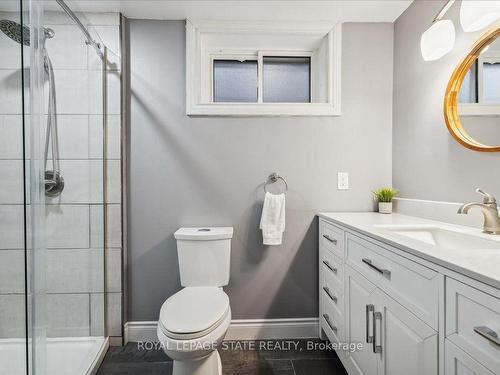 44 Birchcliffe Cres, Hamilton, ON - Indoor Photo Showing Bathroom