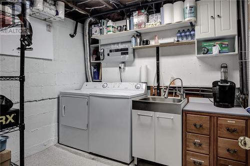 3048 Algonquin Road, Greater Sudbury, ON - Indoor Photo Showing Laundry Room