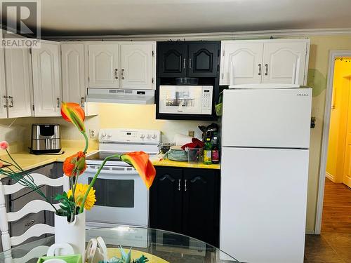 134 Mundy Pond Road, St. John'S, NL - Indoor Photo Showing Kitchen