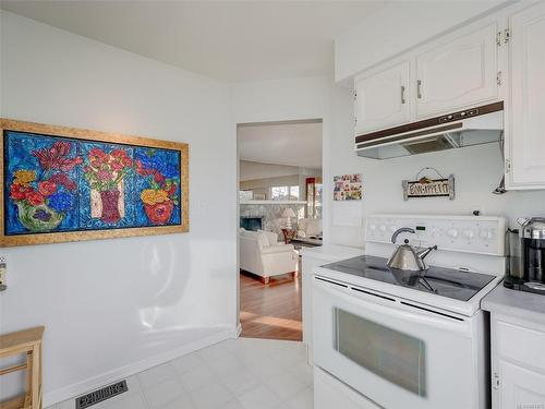 292 Memorial Cres South, Victoria, BC - Indoor Photo Showing Kitchen