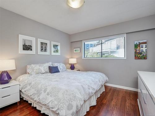 292 Memorial Cres South, Victoria, BC - Indoor Photo Showing Bedroom