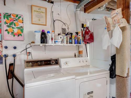 292 Memorial Cres South, Victoria, BC - Indoor Photo Showing Laundry Room