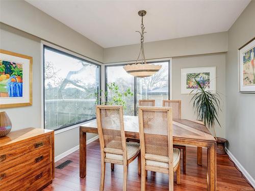 292 Memorial Cres South, Victoria, BC - Indoor Photo Showing Dining Room