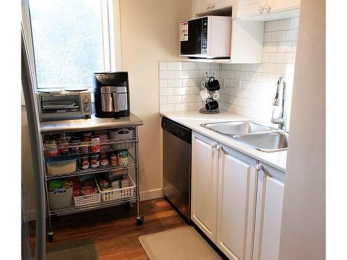 303-3157 Tillicum Rd, Saanich, BC - Indoor Photo Showing Kitchen With Double Sink