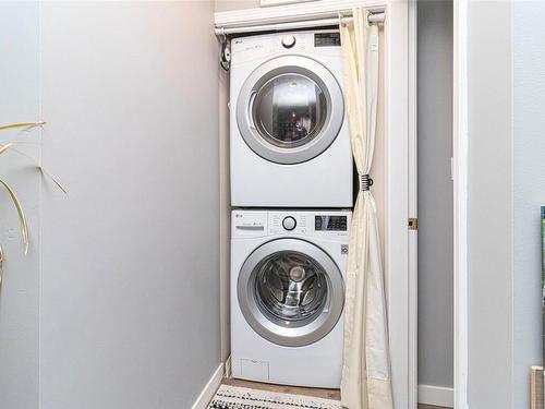 303-3157 Tillicum Rd, Saanich, BC - Indoor Photo Showing Laundry Room