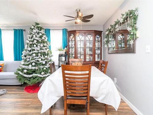 303-3157 Tillicum Rd, Saanich, BC - Indoor Photo Showing Dining Room