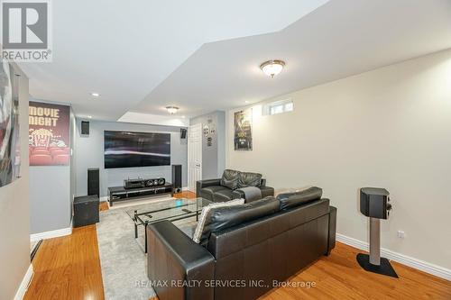 24 Lightheart Drive, Caledon, ON - Indoor Photo Showing Living Room