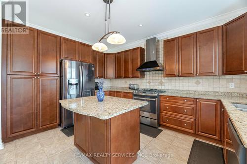 24 Lightheart Drive, Caledon, ON - Indoor Photo Showing Kitchen