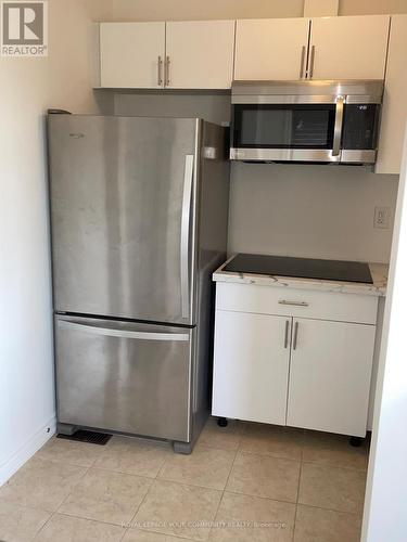 (Lower) - 16 Feldspar Gate, Brampton, ON - Indoor Photo Showing Kitchen