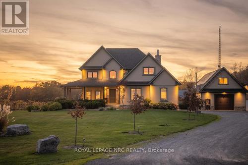 3690 Dutch Lane, Lincoln (983 - Escarpment), ON - Outdoor With Deck Patio Veranda With Facade