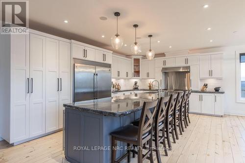 3690 Dutch Lane, Lincoln (983 - Escarpment), ON - Indoor Photo Showing Kitchen With Upgraded Kitchen