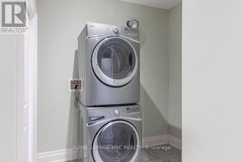 3690 Dutch Lane, Lincoln (983 - Escarpment), ON - Indoor Photo Showing Laundry Room