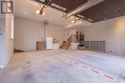 3690 Dutch Lane, Lincoln (983 - Escarpment), ON - Indoor Photo Showing Garage