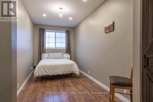 3690 Dutch Lane, Lincoln (983 - Escarpment), ON - Indoor Photo Showing Bedroom